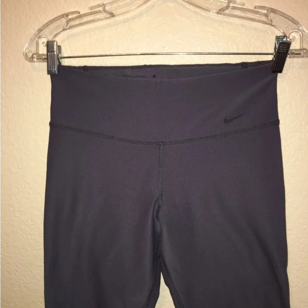 Women's Nike Dri-Fit One Legend Gray Capris- Medium